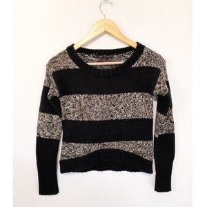 Takeout Striped Black & Gray Scoop Neck Sweater Size Small